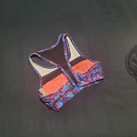 Pure & Simple Sports Bra Size S - Picture 2 of 3